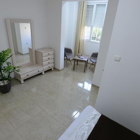 Olga Beach Apartments Хайфа Экстерьер фото