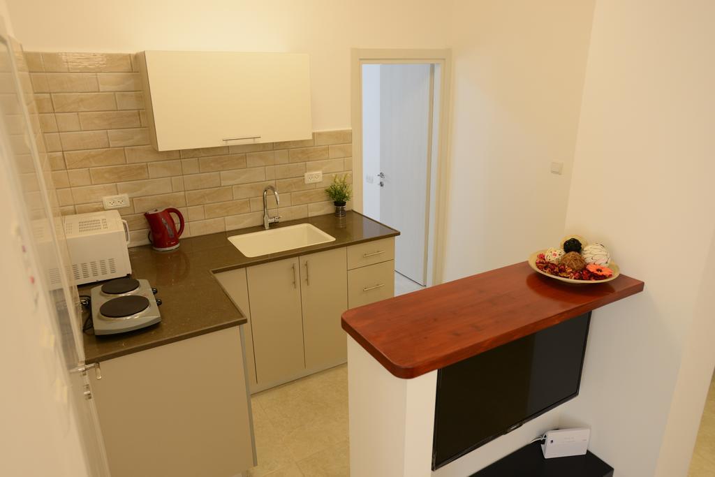 Olga Beach Apartments Хайфа Экстерьер фото