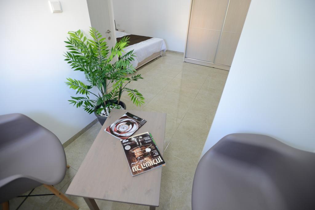 Olga Beach Apartments Хайфа Экстерьер фото