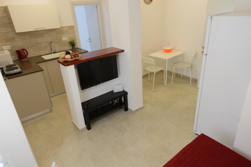 Olga Beach Apartments Хайфа Экстерьер фото