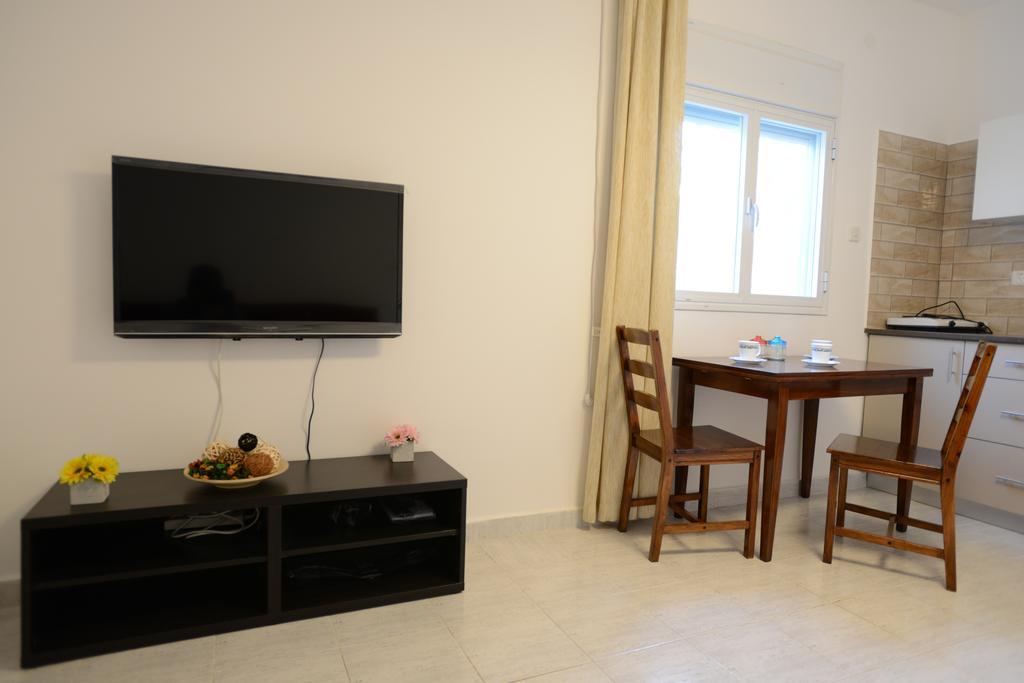 Olga Beach Apartments Хайфа Экстерьер фото