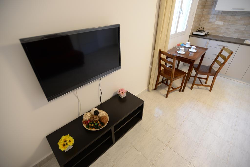 Olga Beach Apartments Хайфа Экстерьер фото