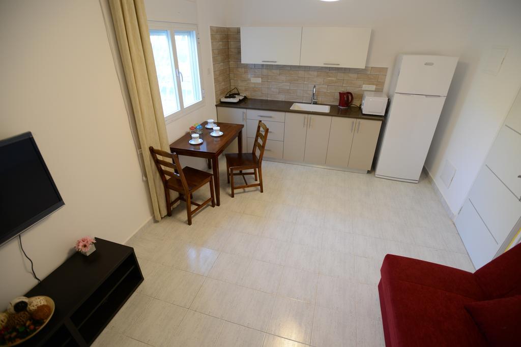 Olga Beach Apartments Хайфа Экстерьер фото